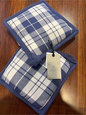 Home Essentials Blue and White Plaid Pot Holder Set